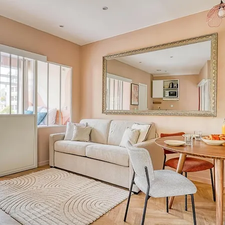 Apartment Proche Parc Monceau / Pereire